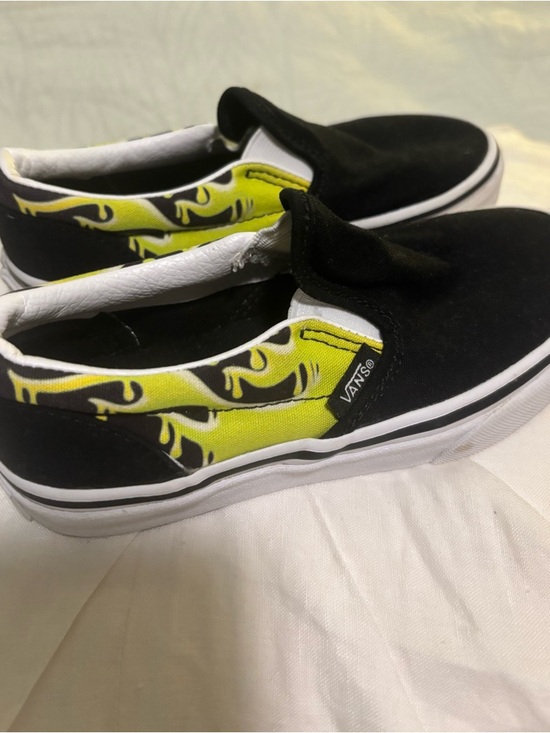 Vans Kids Slip-On Sneakers in Black and Yellow Flame Pattern - Picture 2 of 7